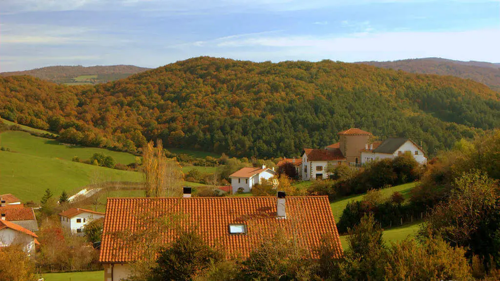 Lintzoain, Navarra (Etapa de Roncesvalles a Zubiri) :: Albergues del Camino de Santiago Lintzoain, Navarra (Etapa de Roncesvalles a Zubiri) :: Albergues del Camino de Santiago
