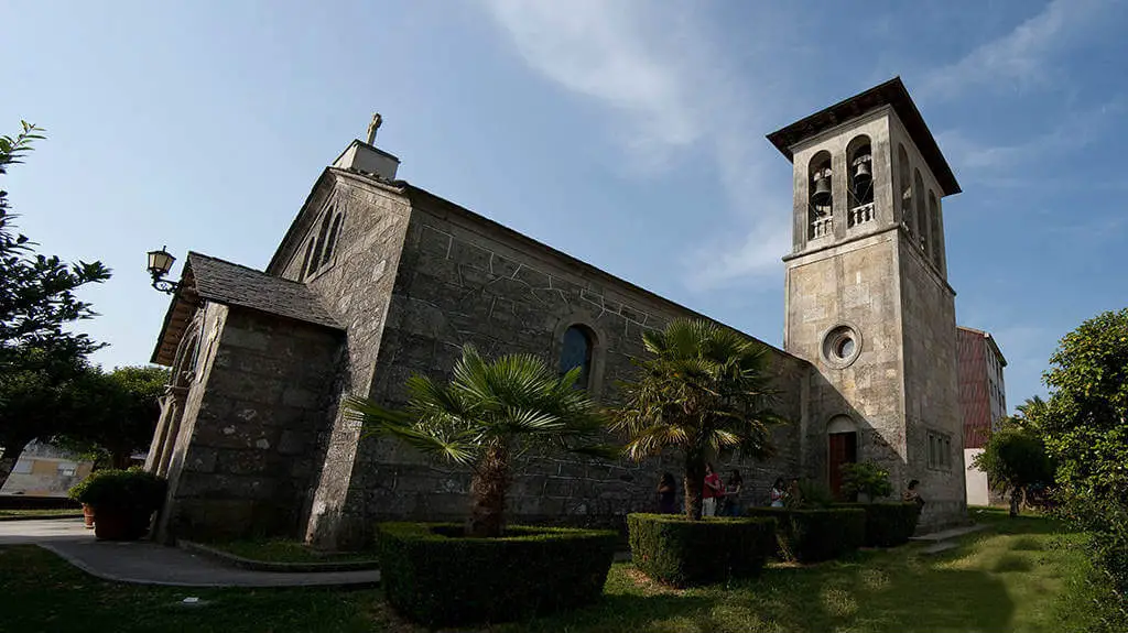 Iglesia de San Tirso, Palas de Rei, Camino Francés :: Albergues del Camino de Santiago Iglesia de San Tirso, Palas de Rei :: Albergues del Camino de Santiago