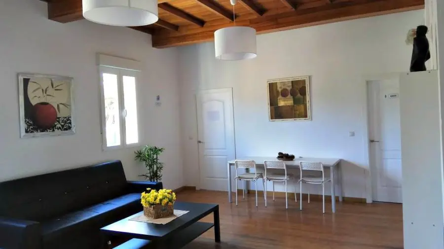 Albergue Cruces de Iria, Iria Flavia, Padrón :: Albergues del Camino Portugués