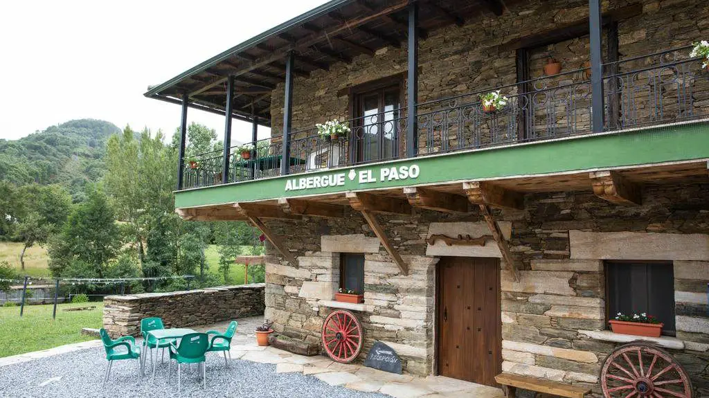 Albergue El Paso, Vega de Valcarce, León :: Albergues del Camino de Santiago