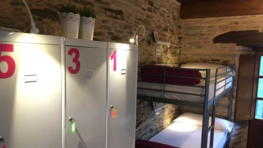 Albergue Rincón del Apóstol, Ambasmestas, León :: Albergues Camino Santiago