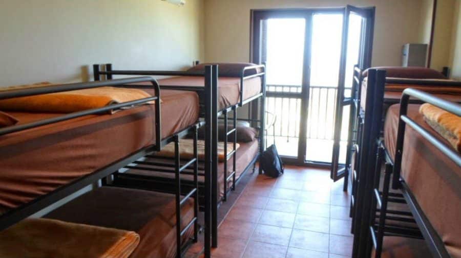 Albergue La Casa del Peregrino, El Acebo de San Miguel, León :: Albergues del Camino de Santiago