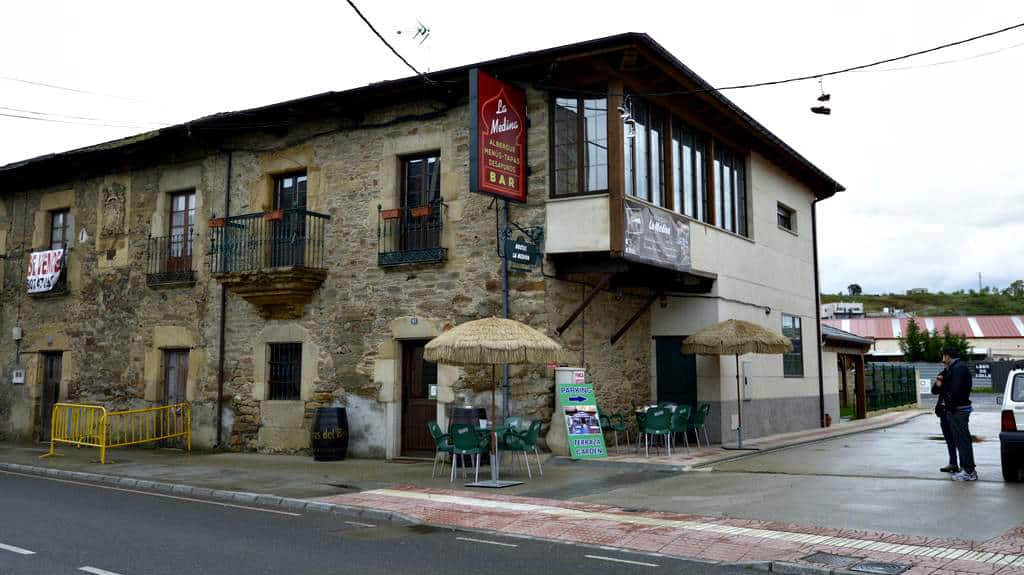 Albergue Hostal La Medina, Camponaraya, León :: Albergues del Camino de Santiago