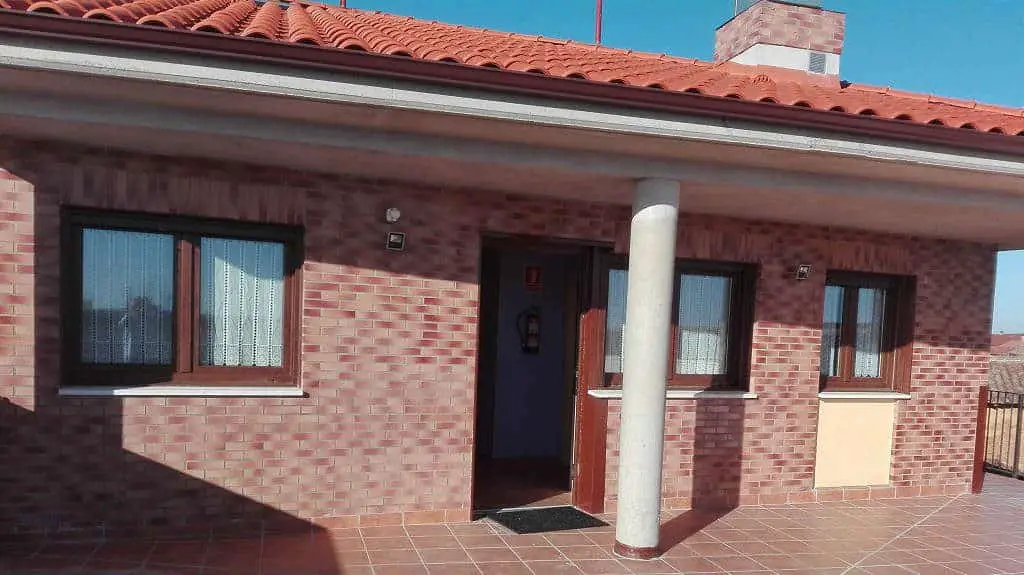 Albergue El Sueve, Bercianos del Real Camino, León :: Albergues del Camino de Santiago