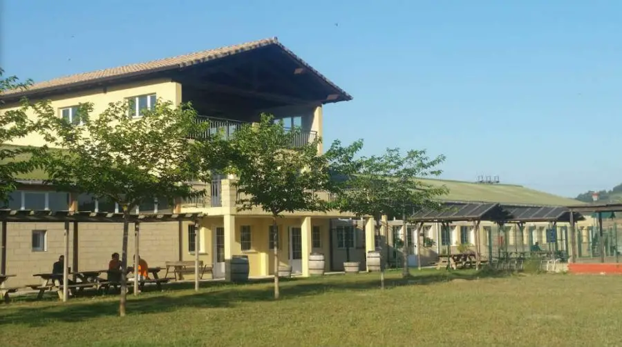 Albergue de peregrinos de Santiago Apóstol, Puente la Reina, Navarra :: Albergues del Camino de Santiago