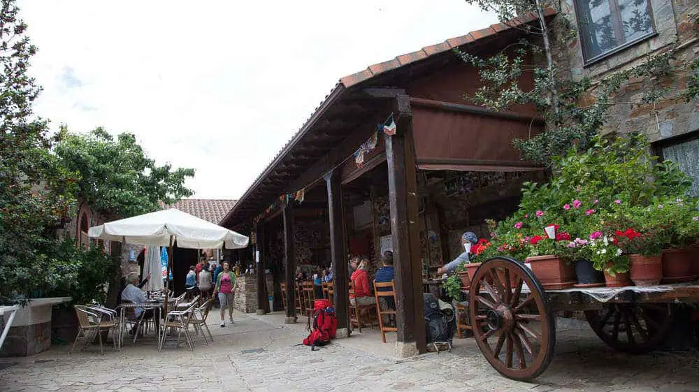 Albergue El Pilar, Rabanal del Camino, León :: Albergues del Camino de Santiago