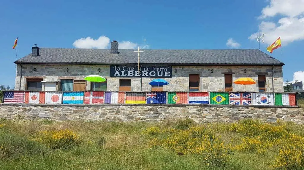 Albergue La Cruz de Fierro, Foncebadón, León :: Albergues del Camino de Santiago