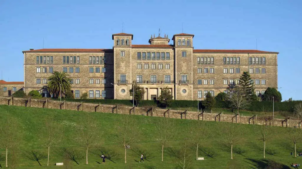 Albergue Seminario Menor La Asunción, Santiago de Compostela, La Coruña :: Albergues del Camino de Santiago