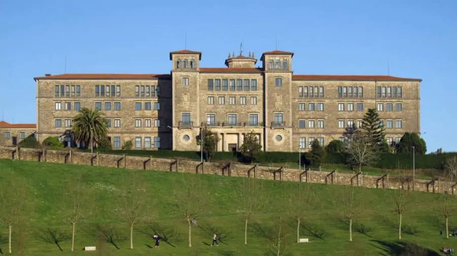 Albergue Seminario Menor La Asunción, Santiago de Compostela, La Coruña :: Albergues del Camino de Santiago