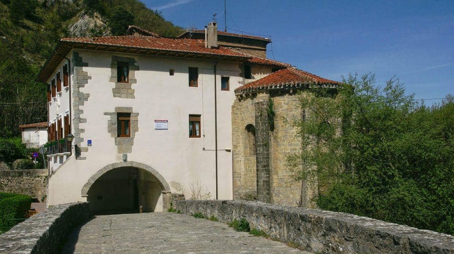 Albergue de la Trinidad de Arre, Navarra :: Albergues del Camino de Santiago