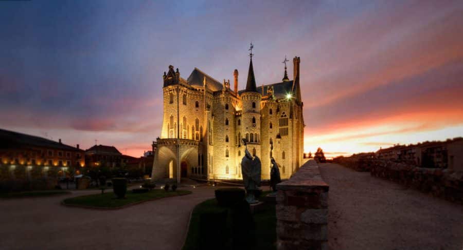 Palacio de Gaudí, Astorga - Camino Francés :: Guía del Camino de Santiago