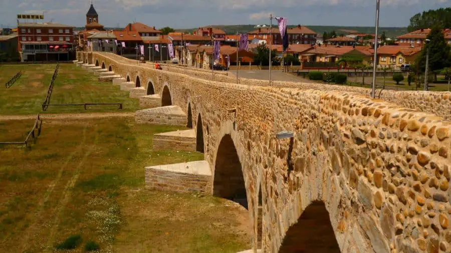 Hospital de Órbigo, León - Camino Francés :: Guía del Camino de Santiago