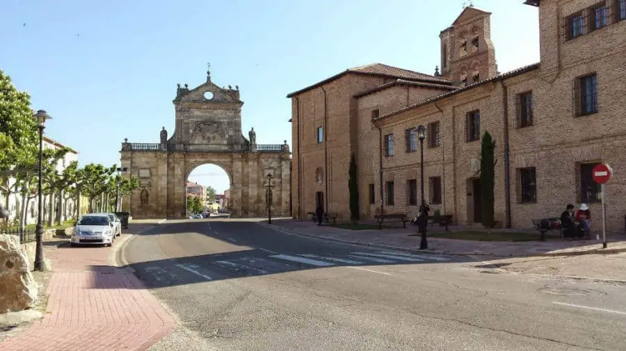 Sahagún, León - Camino Francés (Etapa de Ledigos a Sahagún) :: Guía del Camino de Santiago