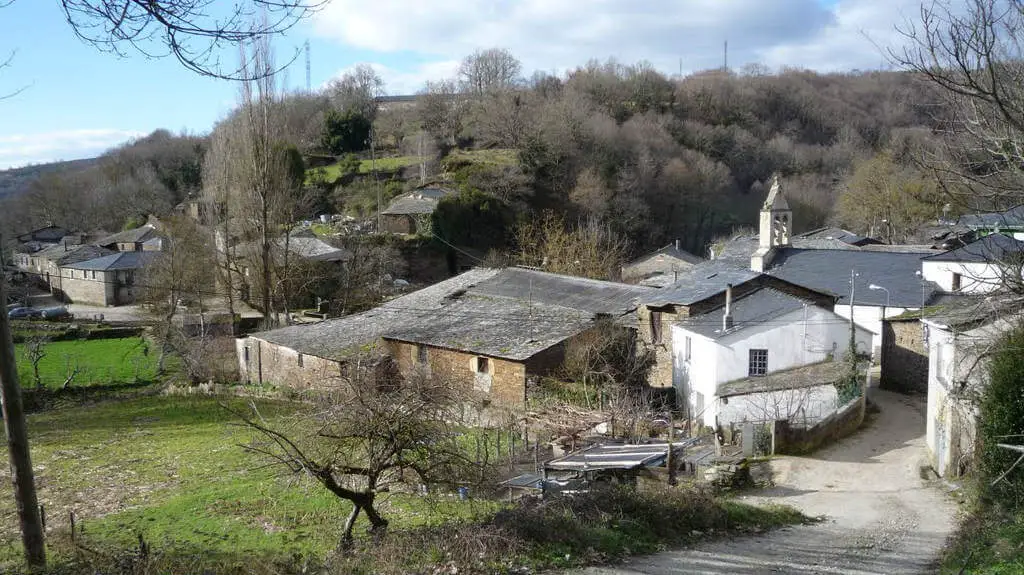San Cristovo do Real, Lugo (Etapa O Cebreiro - Triacastela - Samos) :: Albergues del Camino de Santiago San Cristovo do Real, Lugo (Etapa O Cebreiro - Triacastela - Samos) :: Albergues del Camino de Santiago