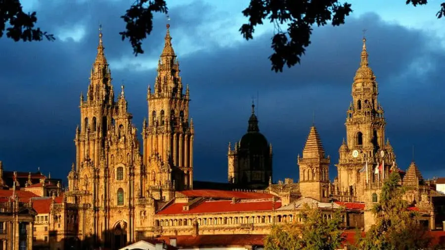 Torres de la Catedral de Santiago de Compostela :: Albergues del Camino de Santiago