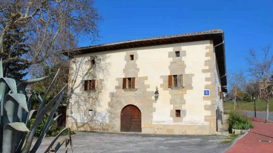 Albergue de peregrinos de Maribel Roncal, Cizur Menor - Camino :: Albergues del Camino de Santiago Francés