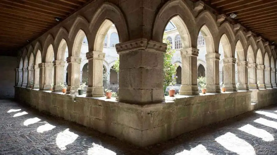 Albergue del Monasterio de La Magdalena, Sarria - Camino Francés :: Albergues del Camino de Santiago