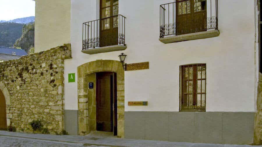 Albergue Refugio Sargantana, Canfranc - Camino Aragonés :: Albergues del Camino de Santiago