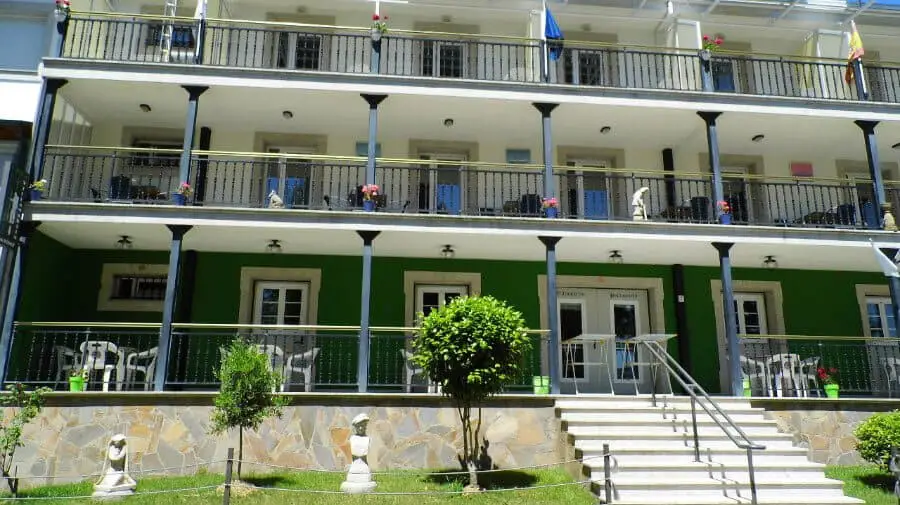 Albergue Villamartín, Portomarín - Camino Francés :: Albergues del Camino de Santiago