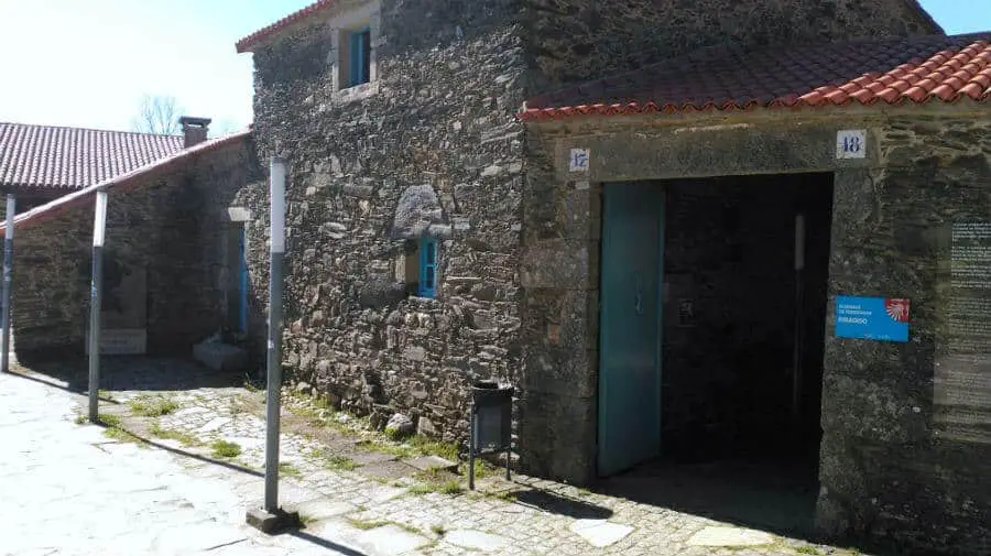 Albergue de peregrinos de la Xunta de Galicia, Ribadiso da Baixo - Camino Francés :: Albergues del Camino de Santiago