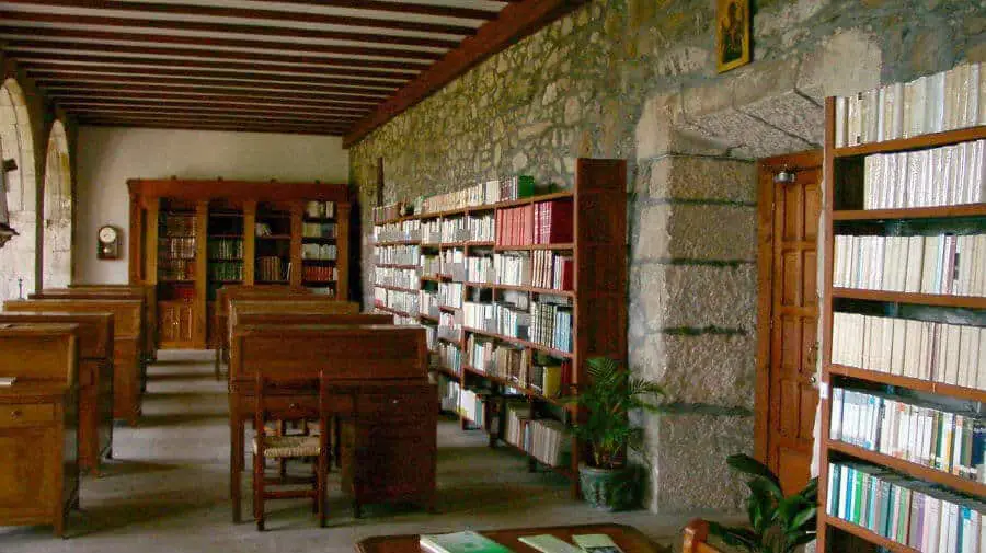 Albergue de peregrinos del Monasterio de Sobrado dos Monxes - Camino del Norte :: Albergues del Camino de Santiago