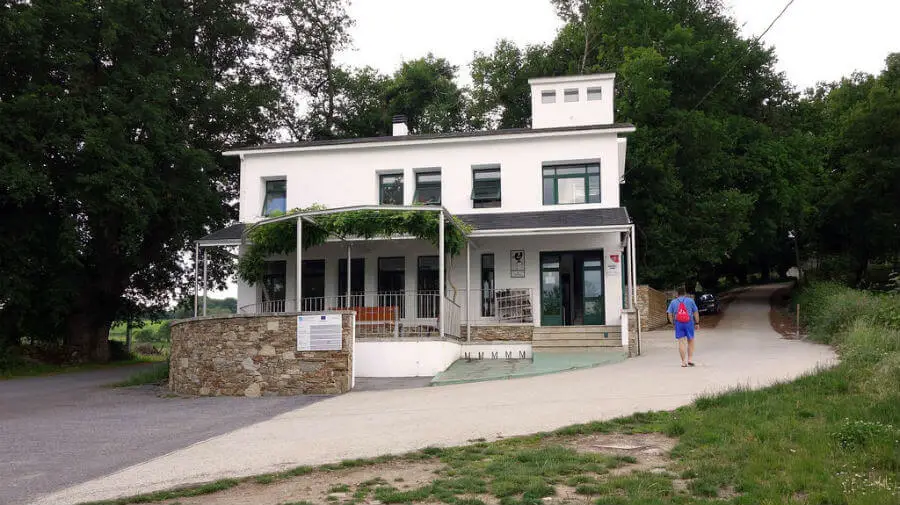 Albergue de peregrinos de la Xunta de Galicia, Barbadelo - Camino Francés :: Albergues del Camino de Santiago