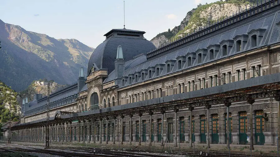 Canfranc-Estación (Huesca) - Camino Aragonés :: Albergues del Camino de Santiago