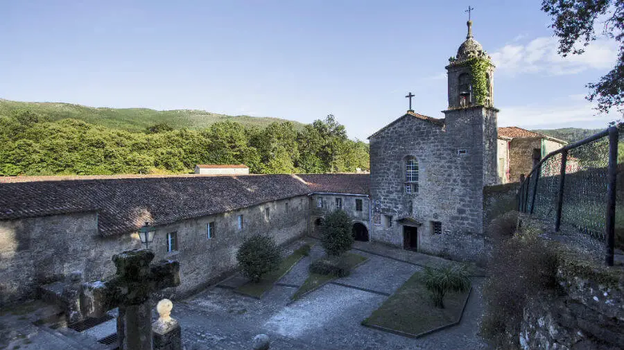 Monasterio de Herbón - Camino Portugués :: Albergues del Camino de Santiago