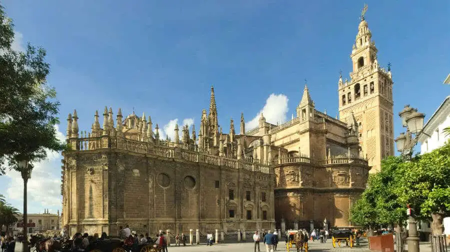 Catedral de Sevilla, punto de inicio de la Vía de la Plata :: Guía del Camino de Santiago Catedral de Sevilla, punto de inicio de la Vía de la Plata :: Guía del Camino de Santiago