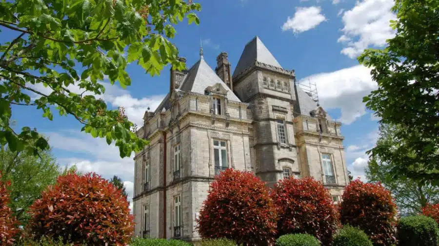 Château Lota, Ustaritz, Francia, Camino de Santiago Baztanés :: Guía del Camino de Santiago Château Lota, Ustaritz, Francia, Camino de Santiago Baztanés :: Guía del Camino de Santiago