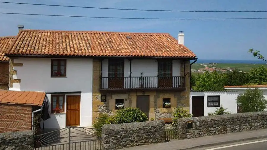 Albergue El Pino, Cóbreces (Cantabria) - Camino del Norte :: Albergues del Camino de Santiago