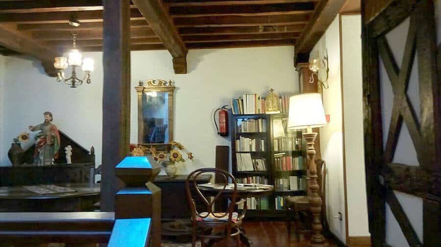 Albergue Solar de Hidalgos, Santillana del Mar (Cantabria) - Camino del Norte :: Albergues del Camino de Santiago