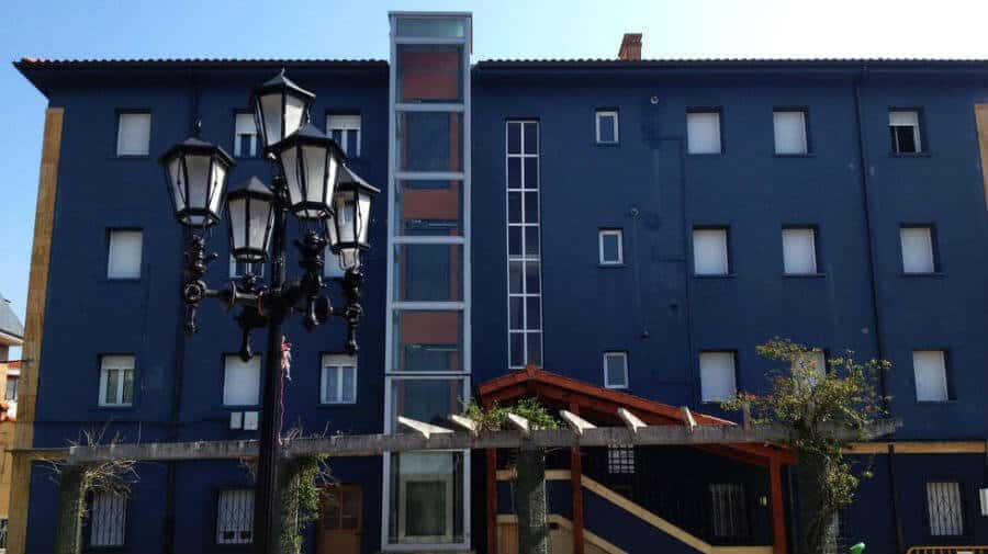 Edificio donde se ubica el albergue municipal de Colindres Albergue de peregrinos de Colindres (Cantabria) - Camino del Norte :: Albergues del Camino de Santiago