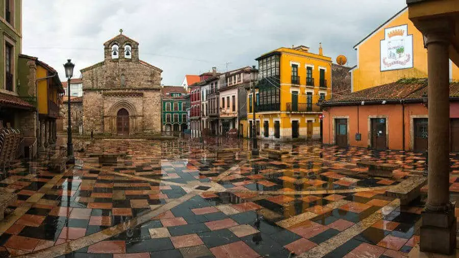 Casco antiguo de Avilés, Asturias - Camino del Norte :: Albergues del Camino de Santiago