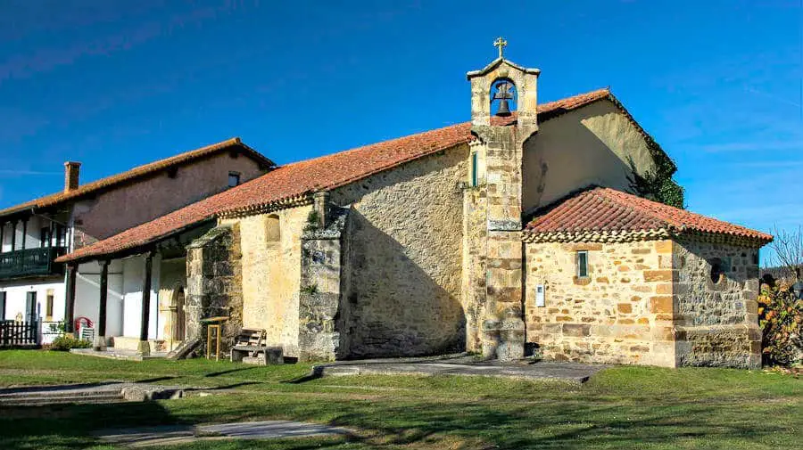 Ermita de San Julián, Güemes, Cantabria - Camino del Norte :: Albergues del Camino de Santiago