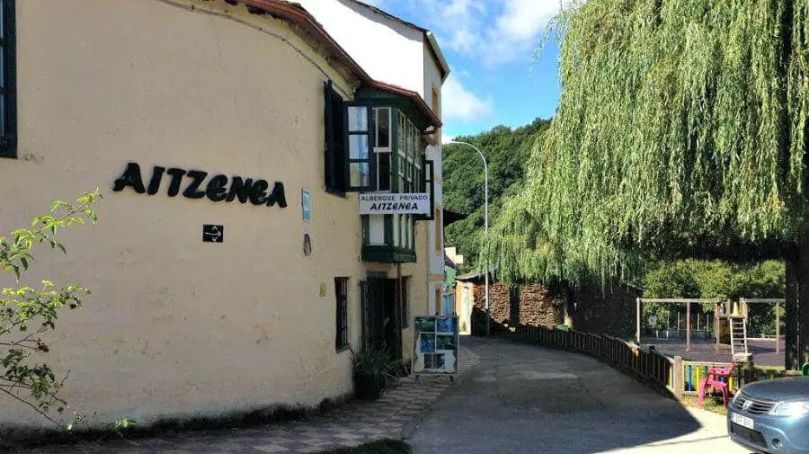 Albergue de peregrinos Aitzenea, Triacastela, Lugo - Camino Francés :: Albergues del Camino de Santiago