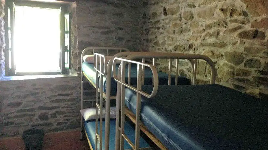 Albergue de peregrinos Aitzenea, Triacastela, Lugo - Camino Francés :: Albergues del Camino de Santiago