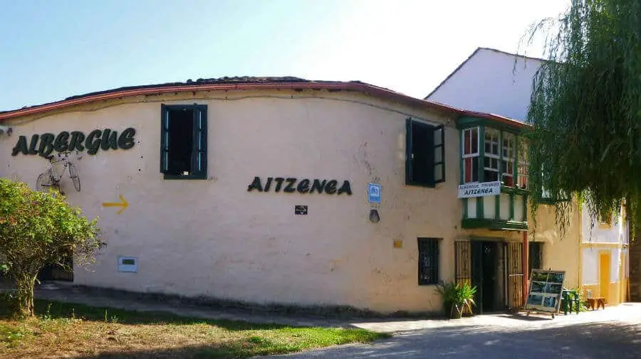Albergue de peregrinos Aitzenea, Triacastela, Lugo - Camino Francés :: Albergues del Camino de Santiago