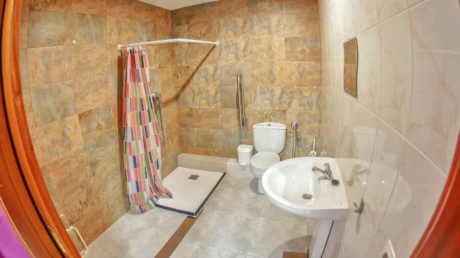Albergue Arraigos, Melide, La Coruña - Camino Francés :: Albergues del Camino de Santiago