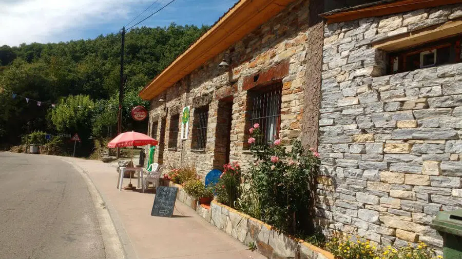 Albergue do Brasil - El Roble, Vega de Valcarce, León - Camino Francés :: Albergues del Camino de Santiago