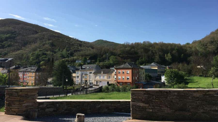 Vista de Vega de Valcarce, León - Camino Francés :: Guía del Camino de Santiago