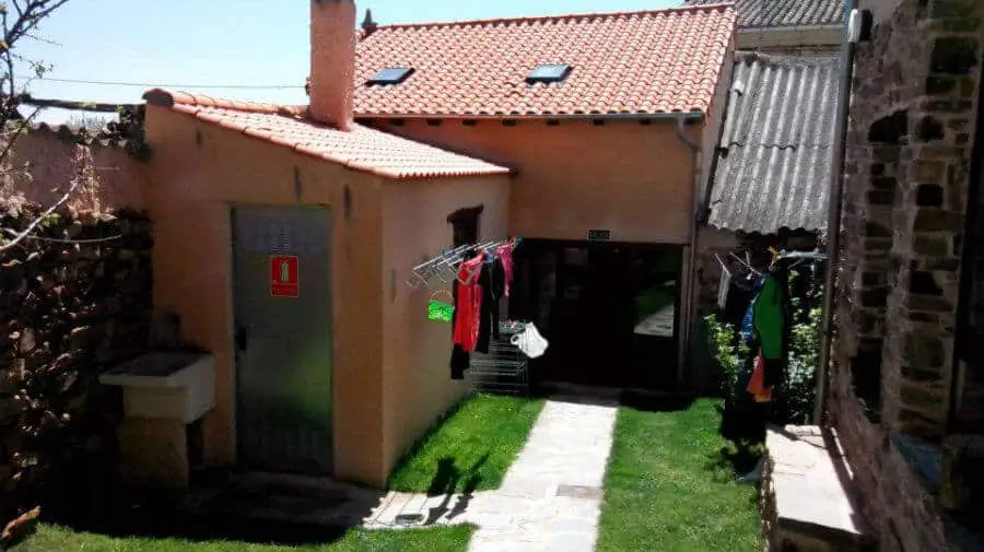 Albergue Gabino, El Ganso, León - Camino Francés :: Albergues del Camino de Santiago