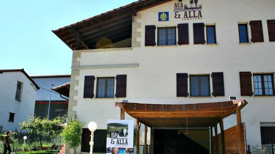 Albergue Hostel Acá y Allá, Urdániz, Navarra - Camino Francés :: Albergues del Camino de Santiago