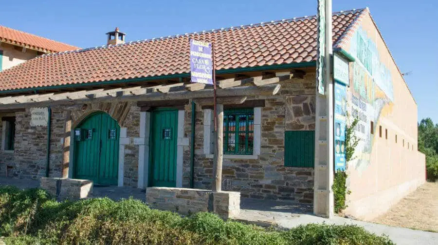 Albergue Hostería Casa Flor, Murias de Rechivaldo, León - Camino Francés :: Albergues del Camino de Santiago