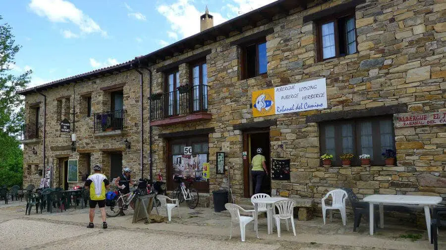 Albergue La Senda, Rabanal del Camino, León - Camino Francés :: Albergues del Camino de Santiago