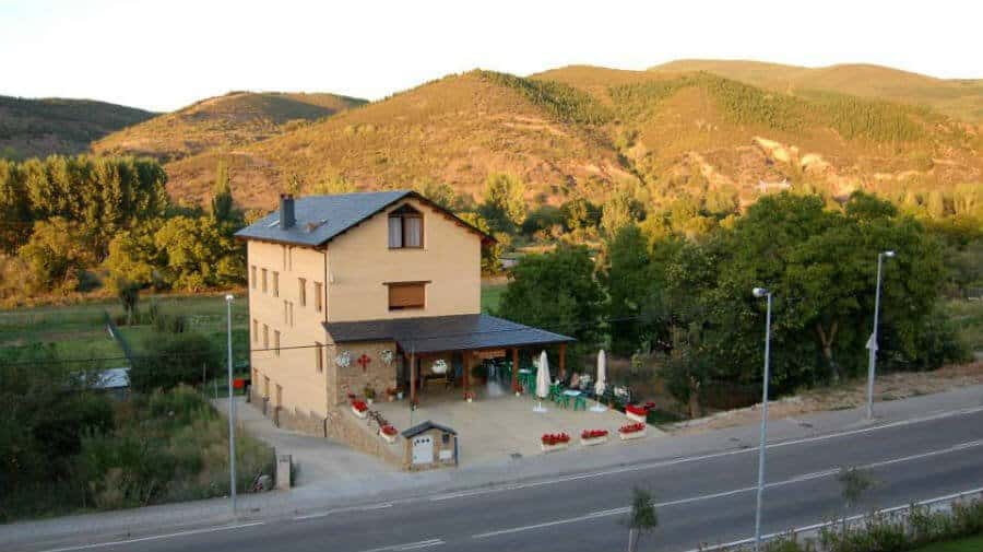 Albergue de peregrinos Santa Marina, Molinaseca, León - Camino Francés :: Albergues del Camino de Santiago