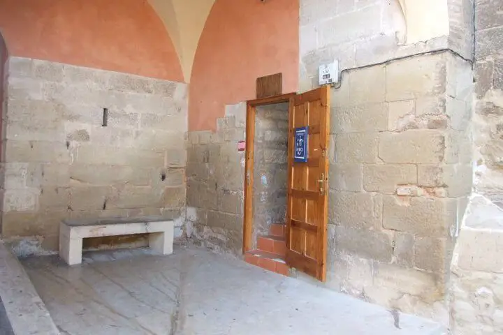 Albergue de peregrinos de la Parroquia de Santa María, Viana, Navarra - Camino Francés :: Albergues del Camino de Santiago