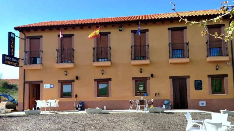 Albergue Piedras Blancas II, Reliegos, León - Camino Francés :: Albergues del Camino de Santiago