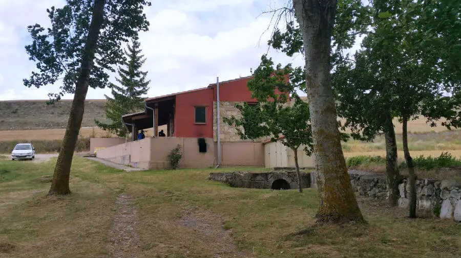 Albergue de peregrinos municipal de Arroyo San Bol (Iglesias), Burgos - Camino Francés :: Albergues del Caminio de Santiago