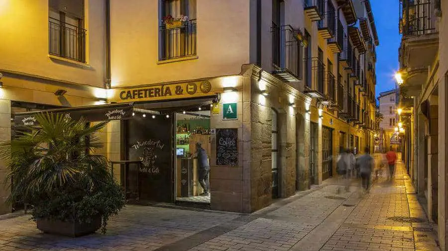 Albergue Winederful Hostel & Café, Logroño, La Rioja - Camino Francés :: Albergues del Camino de Santiago